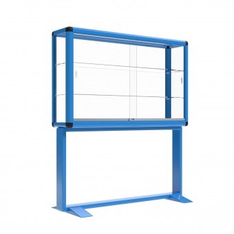 Vitrine, freistehend, 195 cm hoch, 150x40 cm (B/T), Vitrine, freistehend, 195 cm hoch, 150x40 cm (B/T),